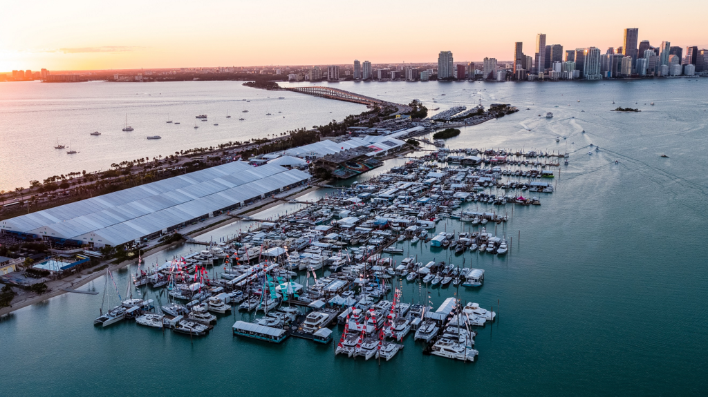 Miami «Boat Show» espectáculo marino más grande del mundo
