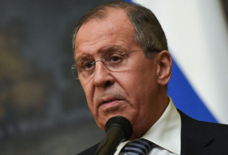 Rusia está dispuesta a negociar si Ucrania "depone las armas"