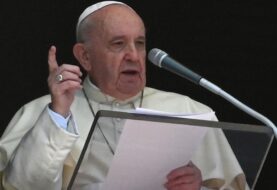El Papa anula su viaje a Florencia por un dolor agudo de rodilla