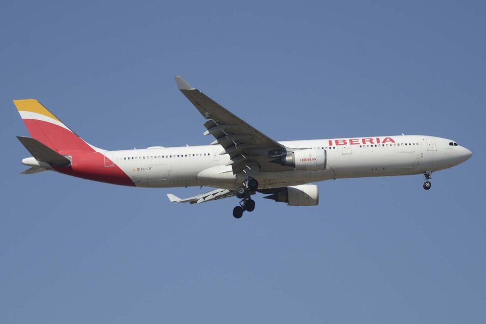 Iberia retrasa al 1 de junio sus nuevos vuelos a Estados Unidos