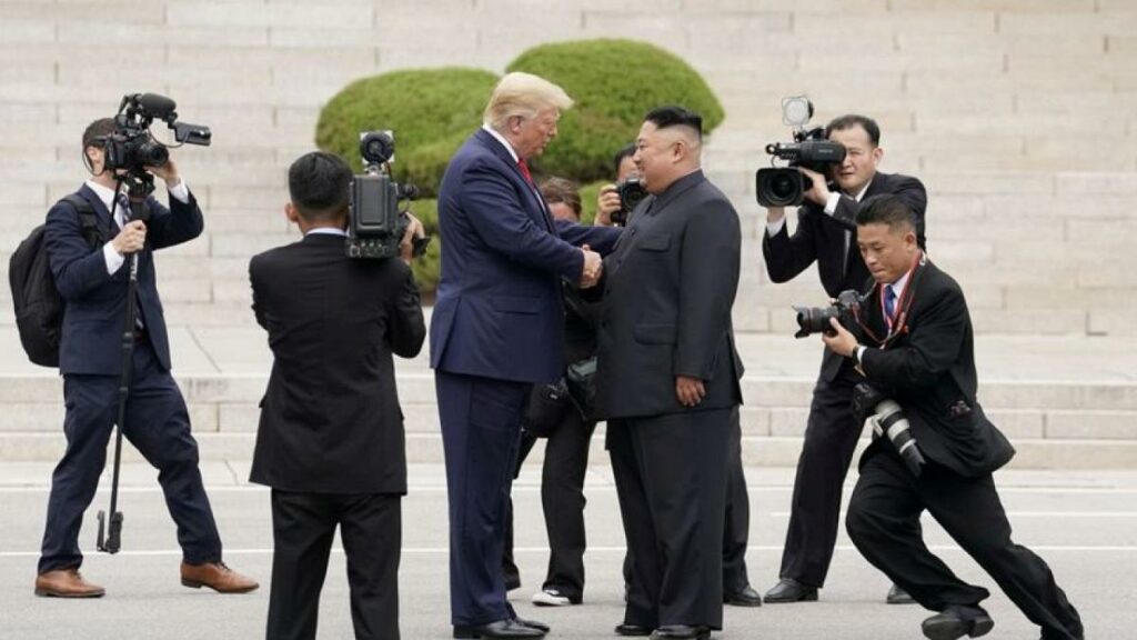 Trump dice que está en contacto con Kim Jong Un
