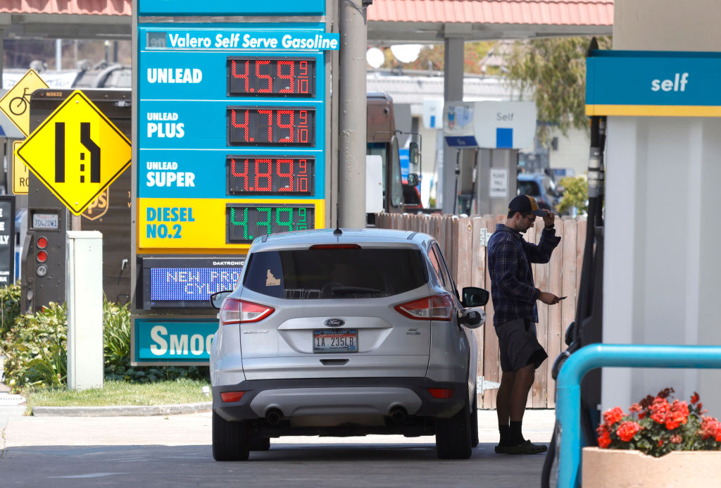 Precios de la gasolina se disparan a más de 4 $ en Florida