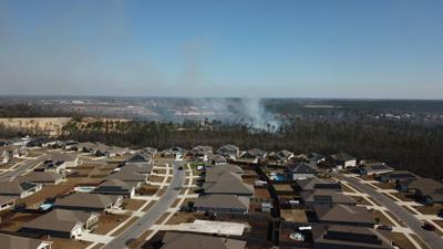 Florida: 1100 casas evacuadas por incendios forestales