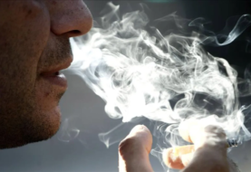 Cigarros puros se salvan de una ley en Florida para no fumar en playas