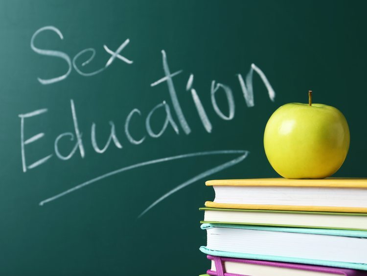 Prohíben por ley educación sexual temprana en Florida