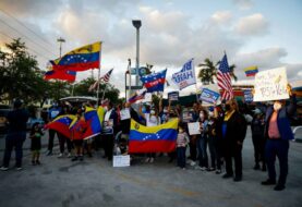 Venezolanos en Florida indignados por proyectos de ley antiinmigrantes