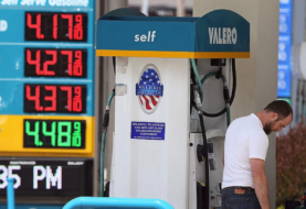 Camioneros de Miami dicen no poder trabajar por el precio de la gasolina
