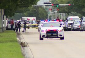 Policía de Miami investiga tiroteo triple