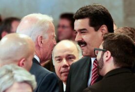 Republicanos de Florida piden a Biden que mantenga sanciones a Maduro