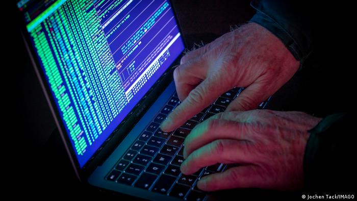 Hackers roban con videojuego USD 625 millones en criptomoneda