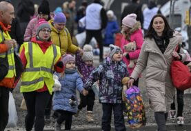 Ucrania anuncia resultados "positivos" sobre corredores humanitarios en negociaciones con Rusia