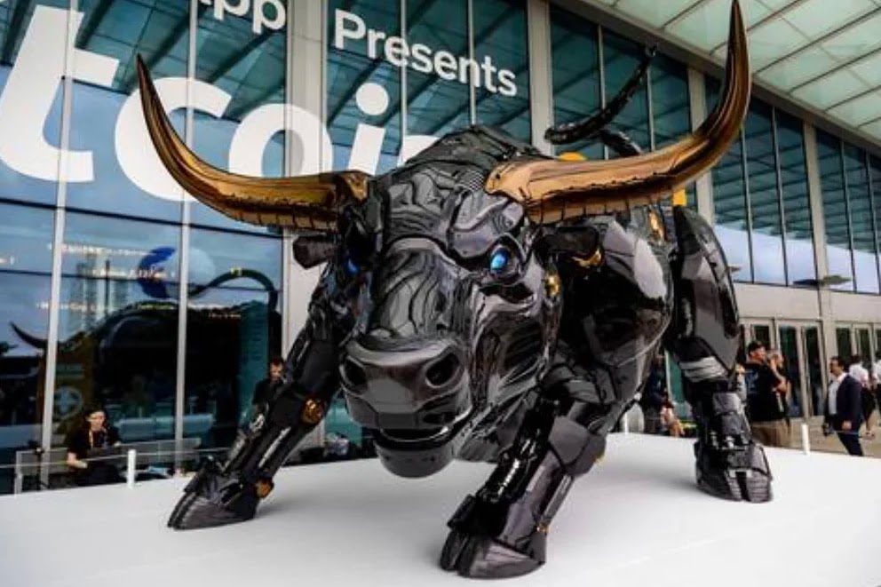 Miami inauguró la estatua de un toro