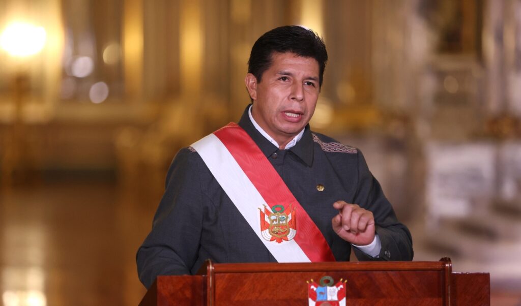 Presidente de Perú anuncia fin del toque de queda tras «diálogo» con el Congreso