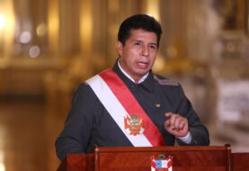 Presidente de Perú anuncia fin del toque de queda tras "diálogo" con el Congreso