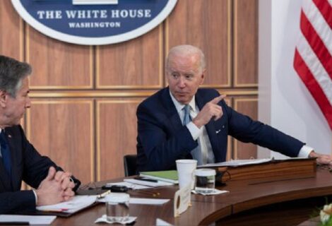 Joe Biden autoriza ayuda militar a Ucrania