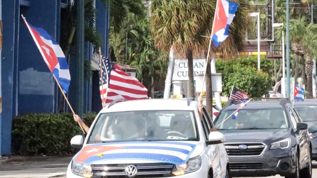 Manifestación en Miami contra diálogo migratorio entre EEUU y Cuba