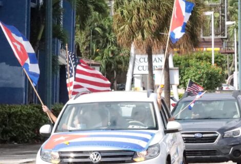 Manifestación en Miami contra diálogo migratorio entre EEUU y Cuba