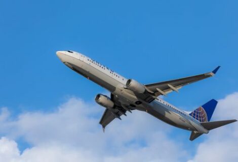 “Yo tuve que abrir la puerta”: hablan los pasajeros de avión incendiado en Miami