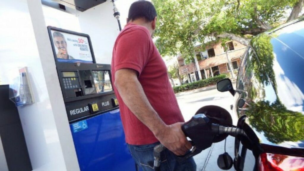 Precios de la gasolina en Florida vuelven a escalar