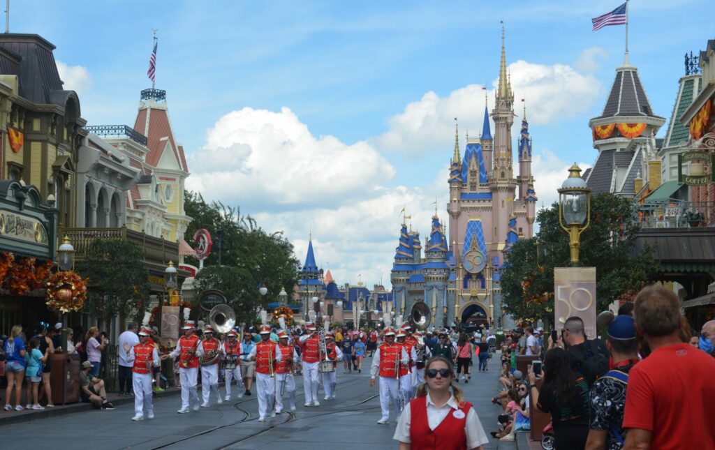 Residentes demandan a Florida por eliminar el autogobierno de Walt Disney