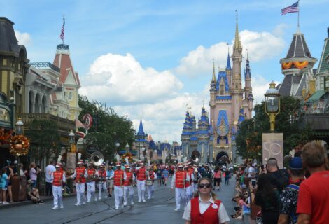 Residentes demandan a Florida por eliminar el autogobierno de Walt Disney