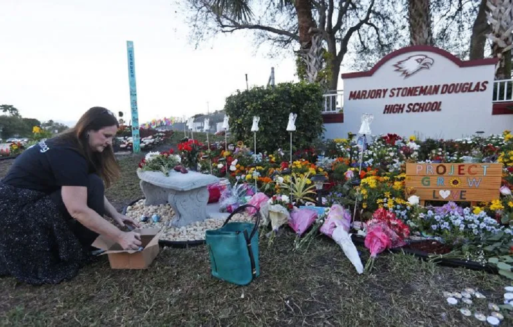 169 muertos en tiroteos masivos en escuelas de EEUU