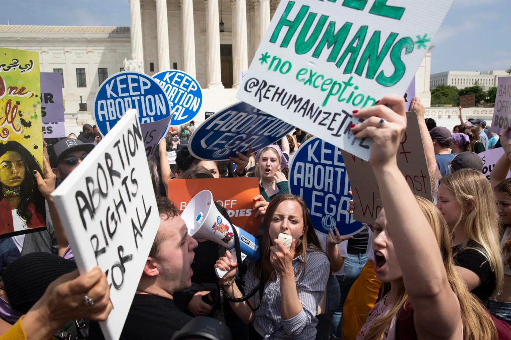 Revocar el derecho al aborto sería un «punto de inflexión» en la democracia