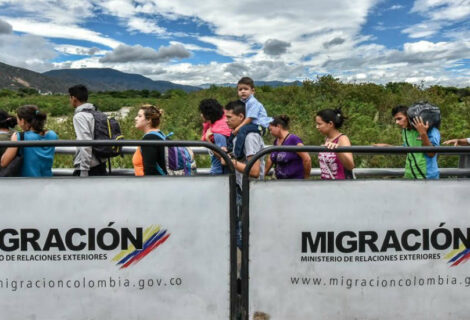 Gobierno de Colombia propone plan de salud para atención de migrantes venezolanos