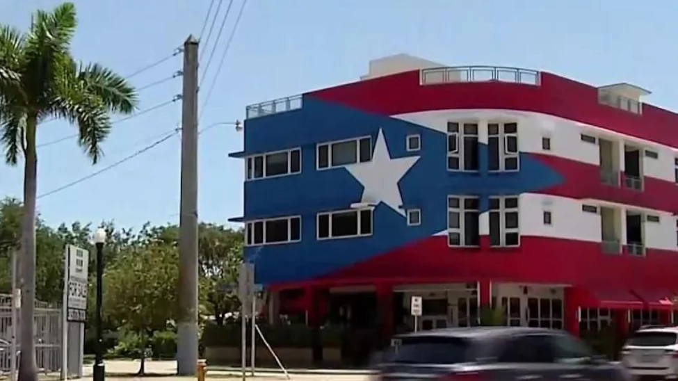 Cerrará restaurante La Placita, famoso por su bandera puertorriqueña