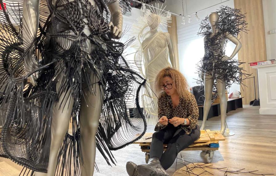 Artistas latinos muestran diseños de arte y moda en Miami