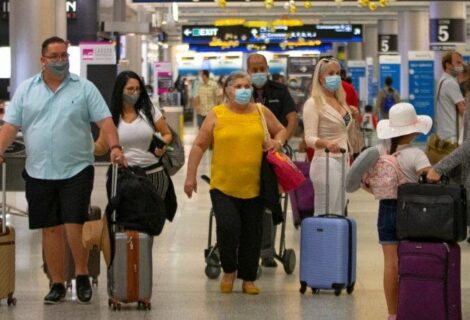Aeropuerto de Miami espera cifra récord de pasajeros este fin de semana