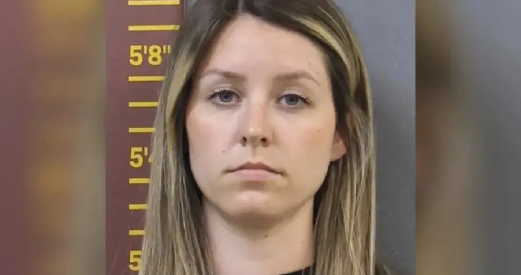 Olivia Ortz, maestra arrestada por tener relaciones con una estudiante