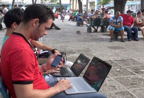 A Cuba le conviene un mal servicio de internet para controlar el acceso