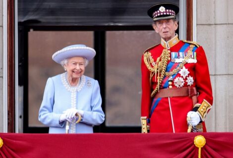 Isabel II festeja sus 70 años como monarca