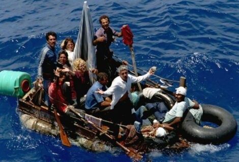 Más de 144 mil cubanos salen del país en un año