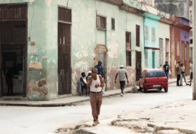 "Cuba se cae a pedazos" se derumba escalera en la Habana