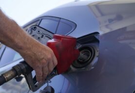 Conductores no creen en Biden sobre el precio de la gasolina