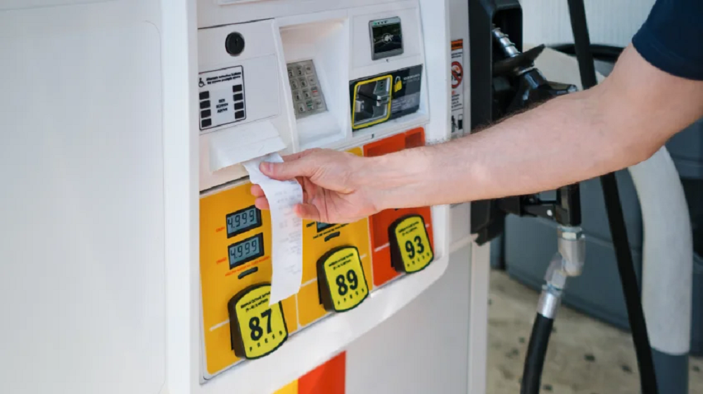 Baja ligeramente el precio de la gasolina en Florida