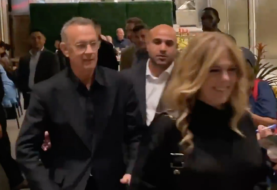 Tom Hanks estalla en plena calle para defender a su esposa
