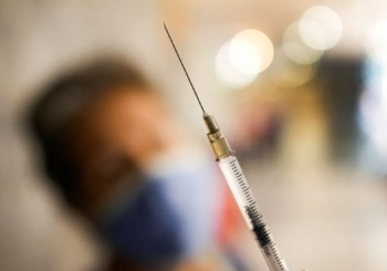 Vacunas contra COVID salvaron 20 millones de vidas
