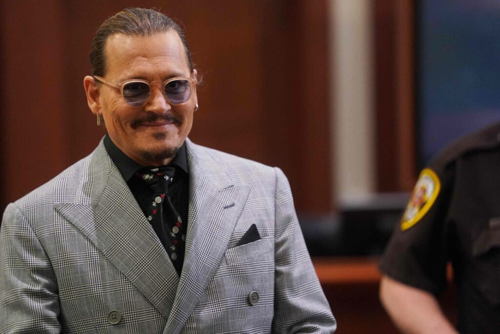 Johnny Depp celebra victoria judicial con cena de 62.000 dólares