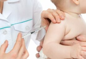 Médicos de Florida reclaman vacunas COVID para niños pequeños