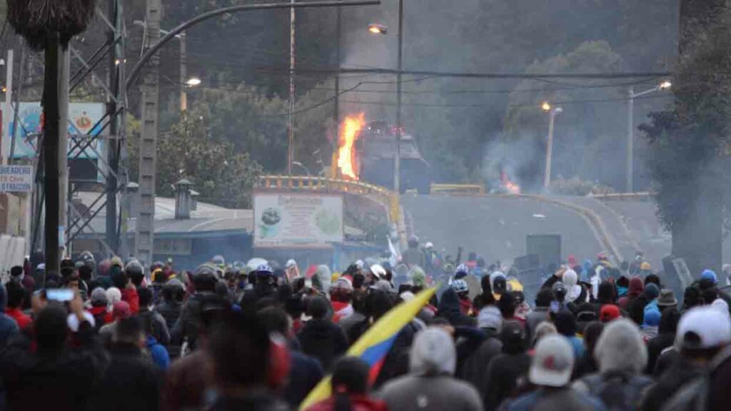 Gobierno de Ecuador insiste en vincular protestas con «mercados ilegales»
