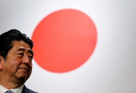 El ex primer ministro japonés Shinzo Abe, herido tras recibir un disparo en un acto electoral