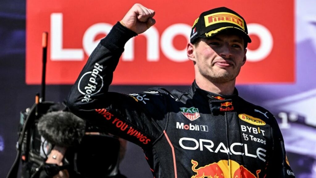 Verstappen se escapa con triunfo en Francia y abandono de Leclerc