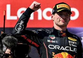 Verstappen se escapa con triunfo en Francia y abandono de Leclerc