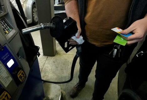 Las razones de la bajada de los precios de gasolina en Florida