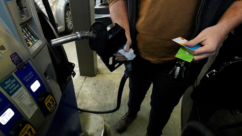 Las razones de la bajada de los precios de gasolina en Florida