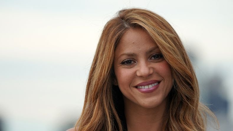 Shakira reaparece en Miami con sus hijos