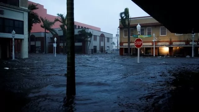 El huracán Ian provoca inundaciones «catastróficas» en la costa oeste Florida y deja a más de 2 millones de hogares sin electricidad